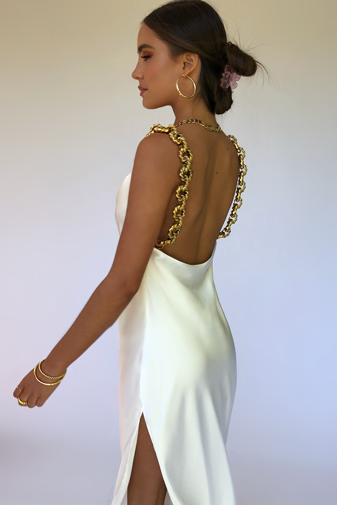 Dress with pearls on the back outlet